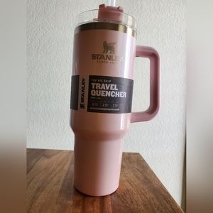 New Stanley 40oz Stainless Steel Quencher Tumbler Parfait Pearlescent